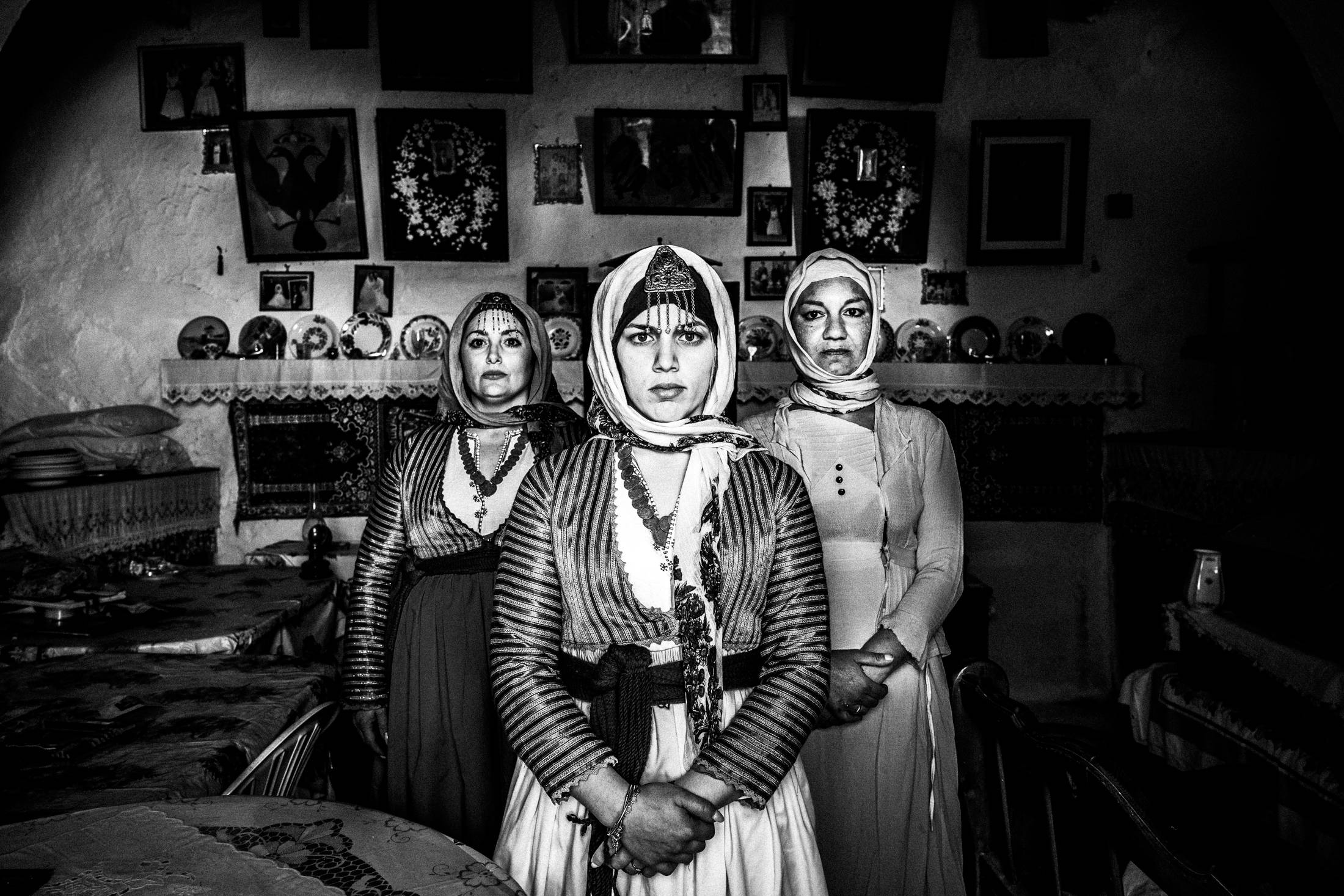 Οι Τοπικές Ενδυμασίες της Ρόδου - Δωδεκάνησα