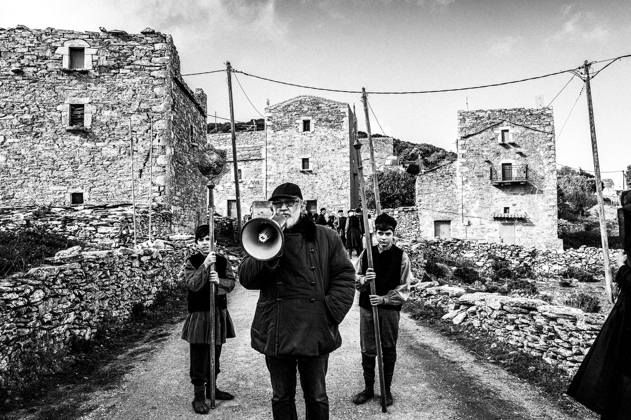 Crowd control for the extras. Last scene of Fonissa. Black and white photography by George Tatakis during the filming of 'Φόνισσα'(Fonissa).