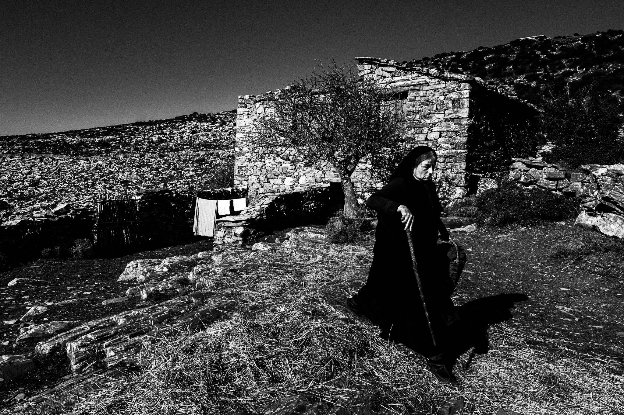 Filming the 'Fonissa'. Black and white photography by George Tatakis during the filming of 'Φόνισσα'(Fonissa).
