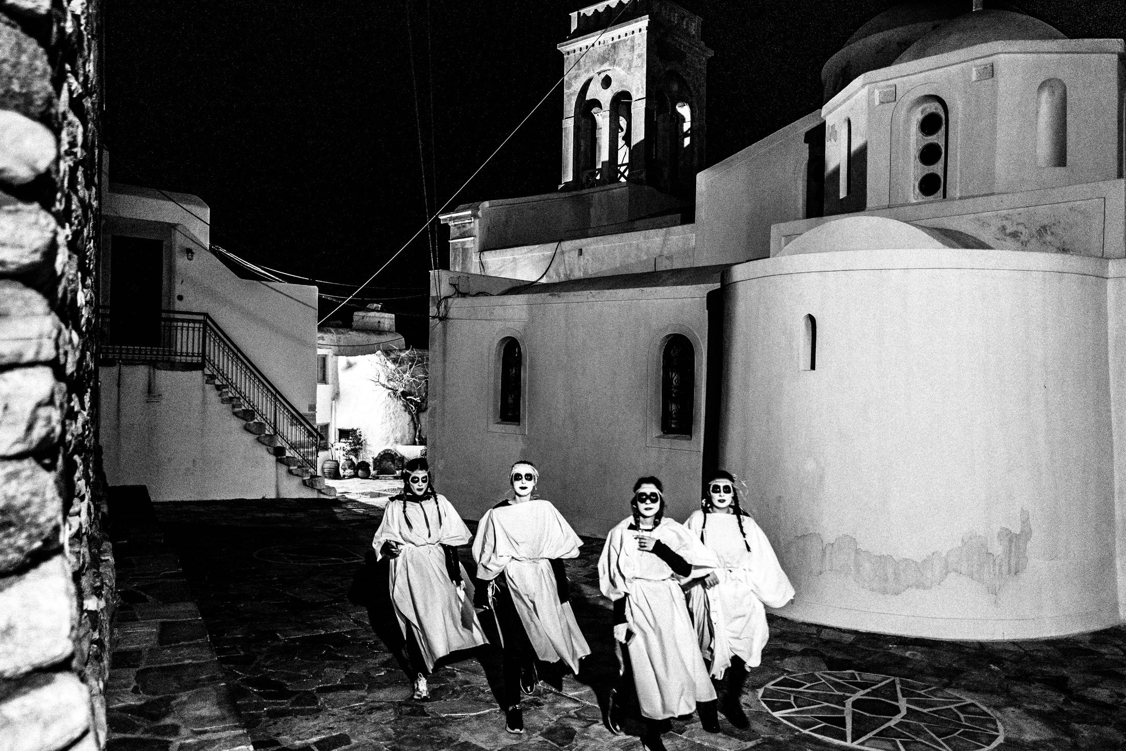 Καρναβάλι στο Νησί της Νάξου: Κουδουνάτοι, Κορδελάτοι και άλλες Περιπέτειες του Γιώργου Τατάκη