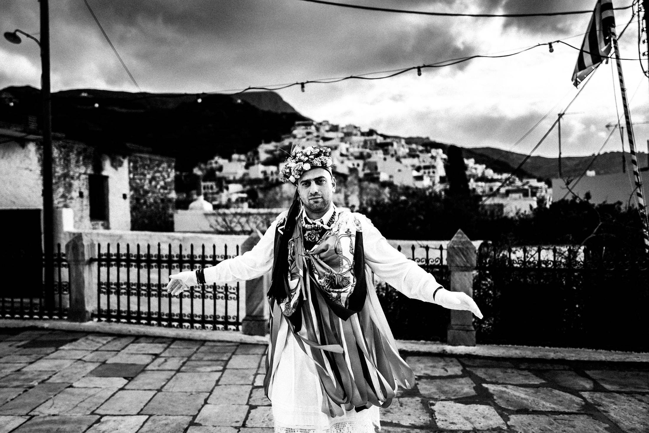 Καρναβάλι στο Νησί της Νάξου: Κουδουνάτοι, Κορδελάτοι και άλλες Περιπέτειες του Γιώργου Τατάκη