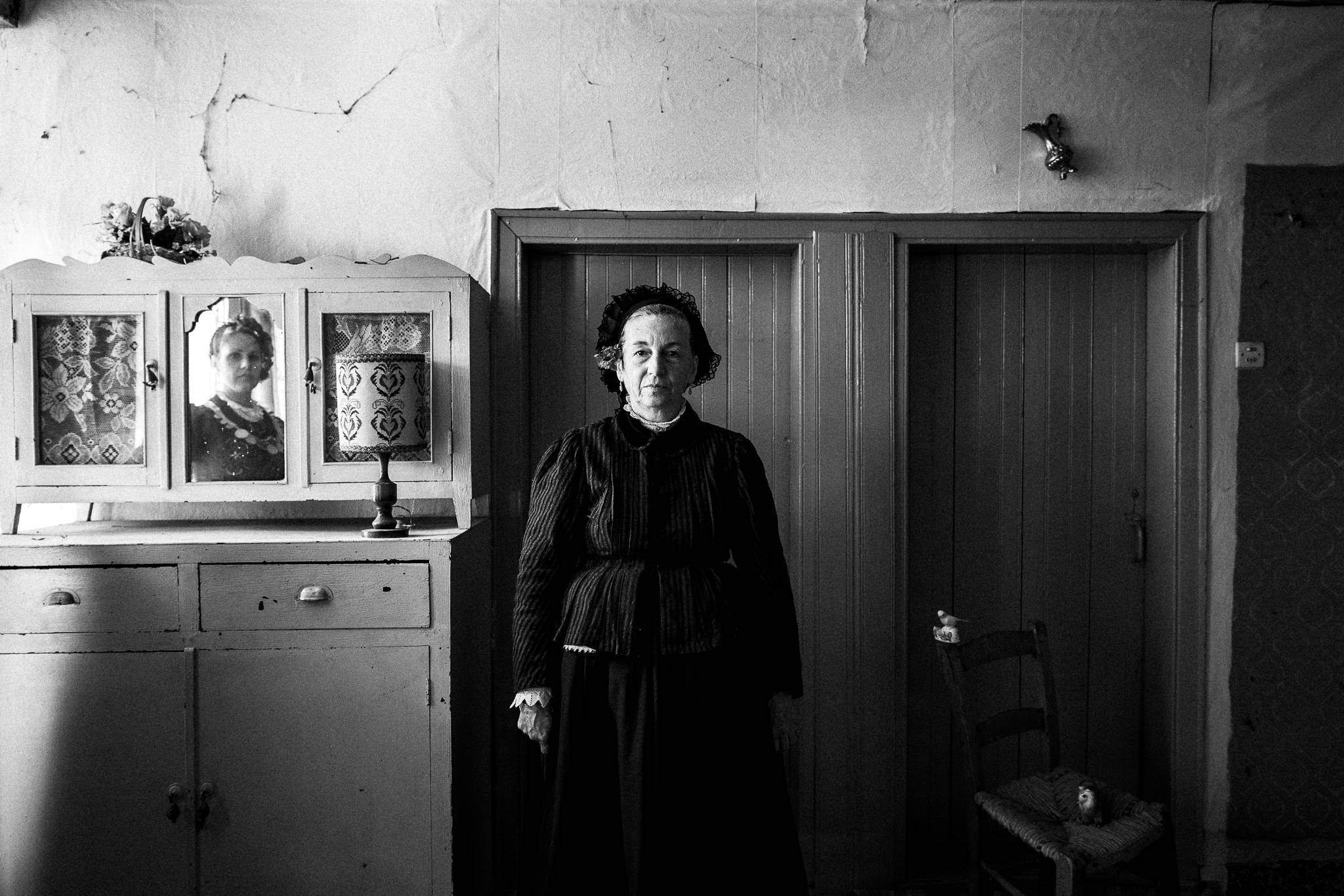 Inside a traditional house of Nea Vyssa, by photographer George Tatakis