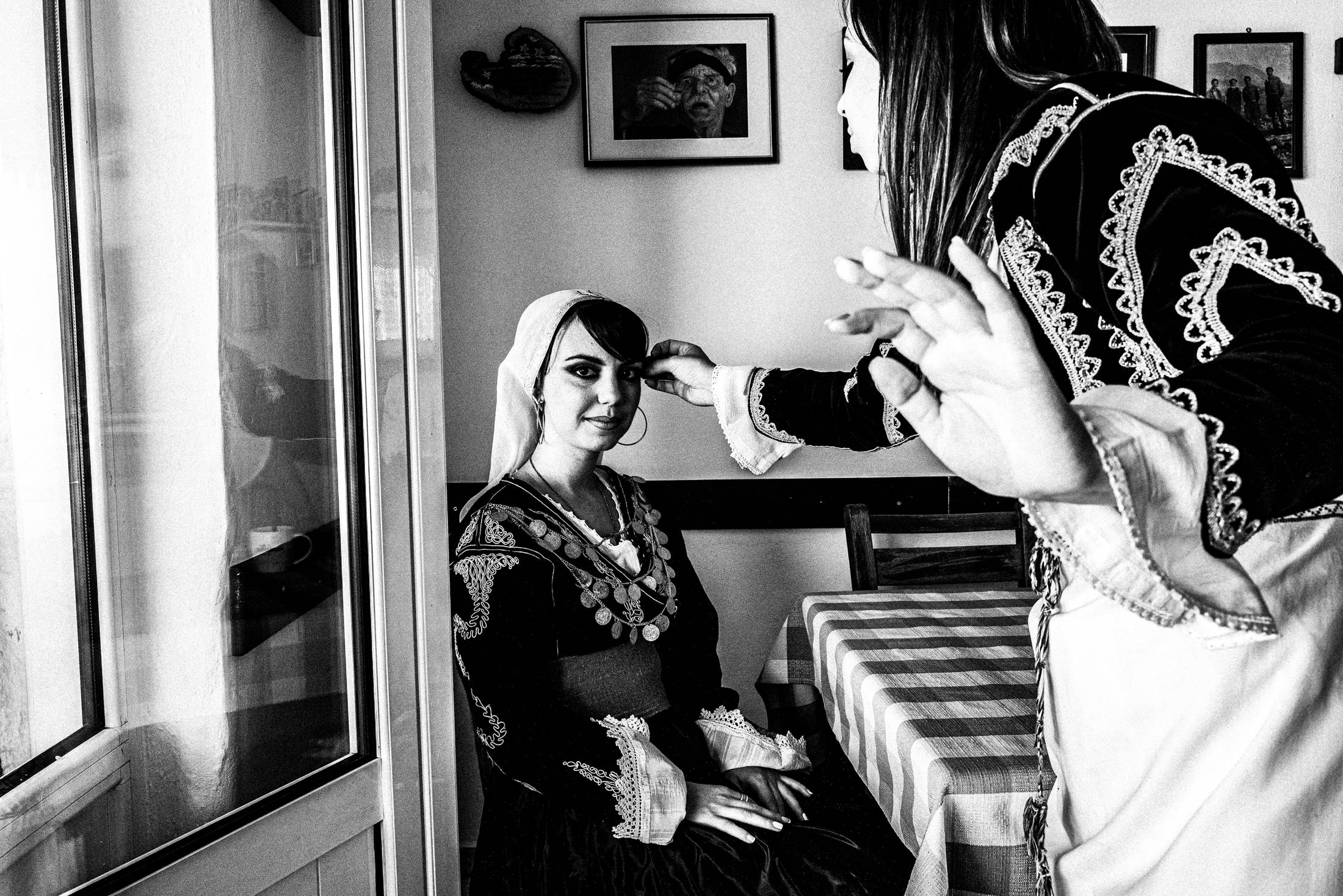 The family before the wedding, Anogia, Rethymnon, Crete, by photographer George Tatakis