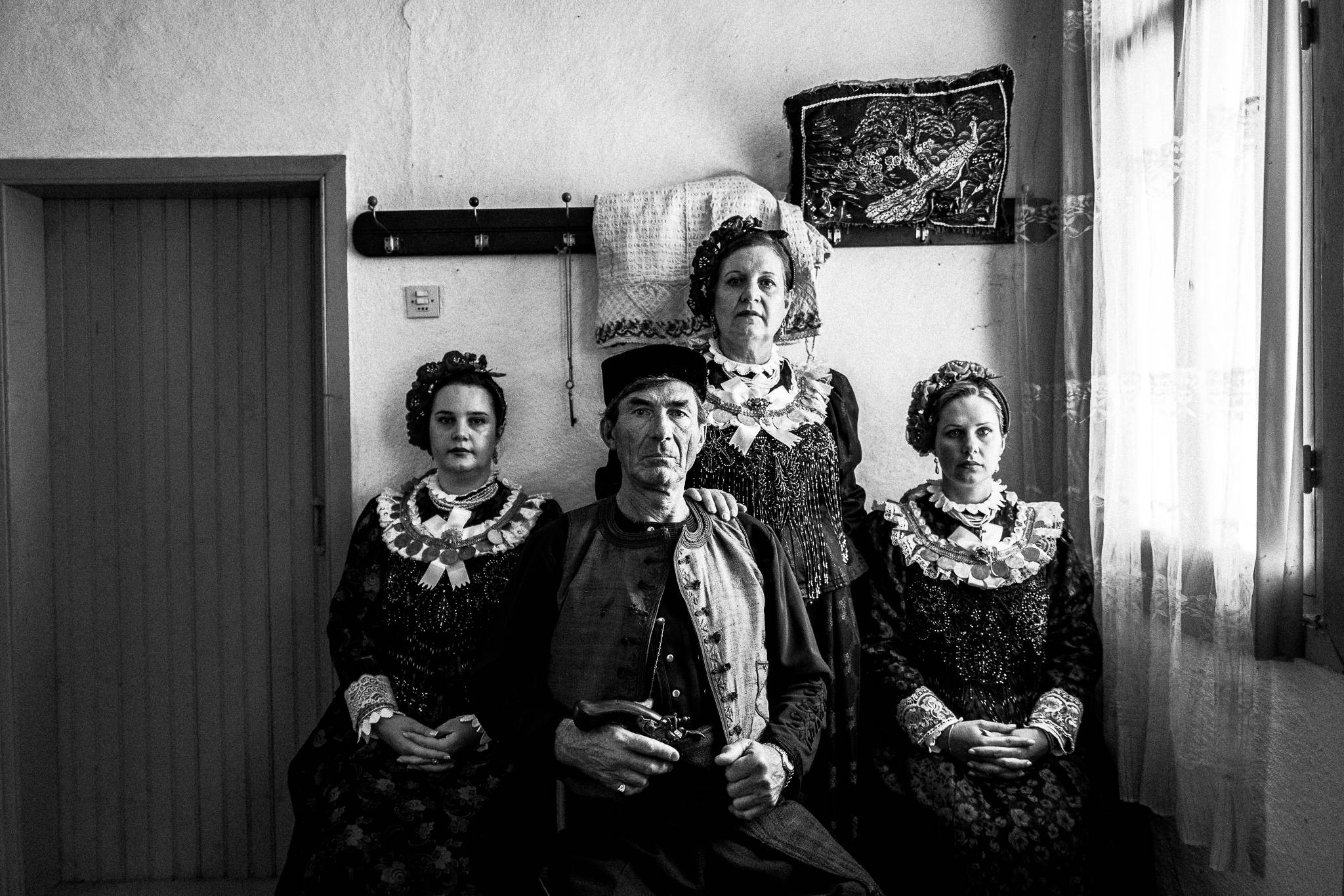 Bacharidis family portrait at a local house in Nea Vyssa, by photographer George Tatakis