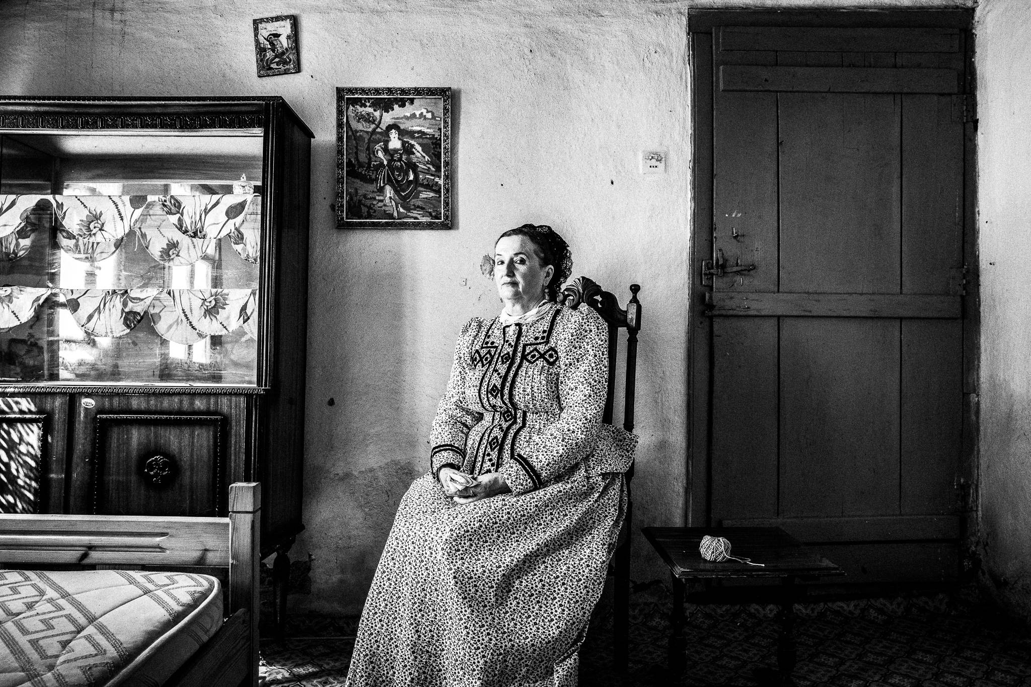 Inside a traditional house of Nea Vyssa, by photographer George Tatakis