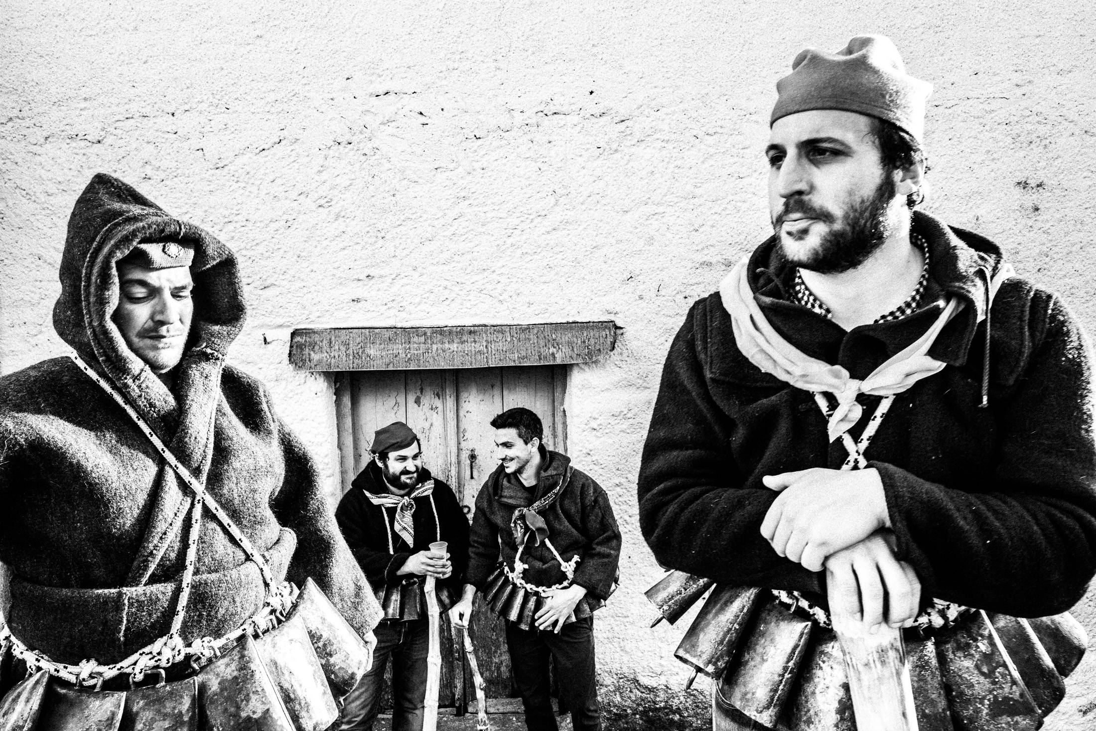 Καρναβάλι στο Νησί της Νάξου: Κουδουνάτοι, Κορδελάτοι και άλλες Περιπέτειες του Γιώργου Τατάκη