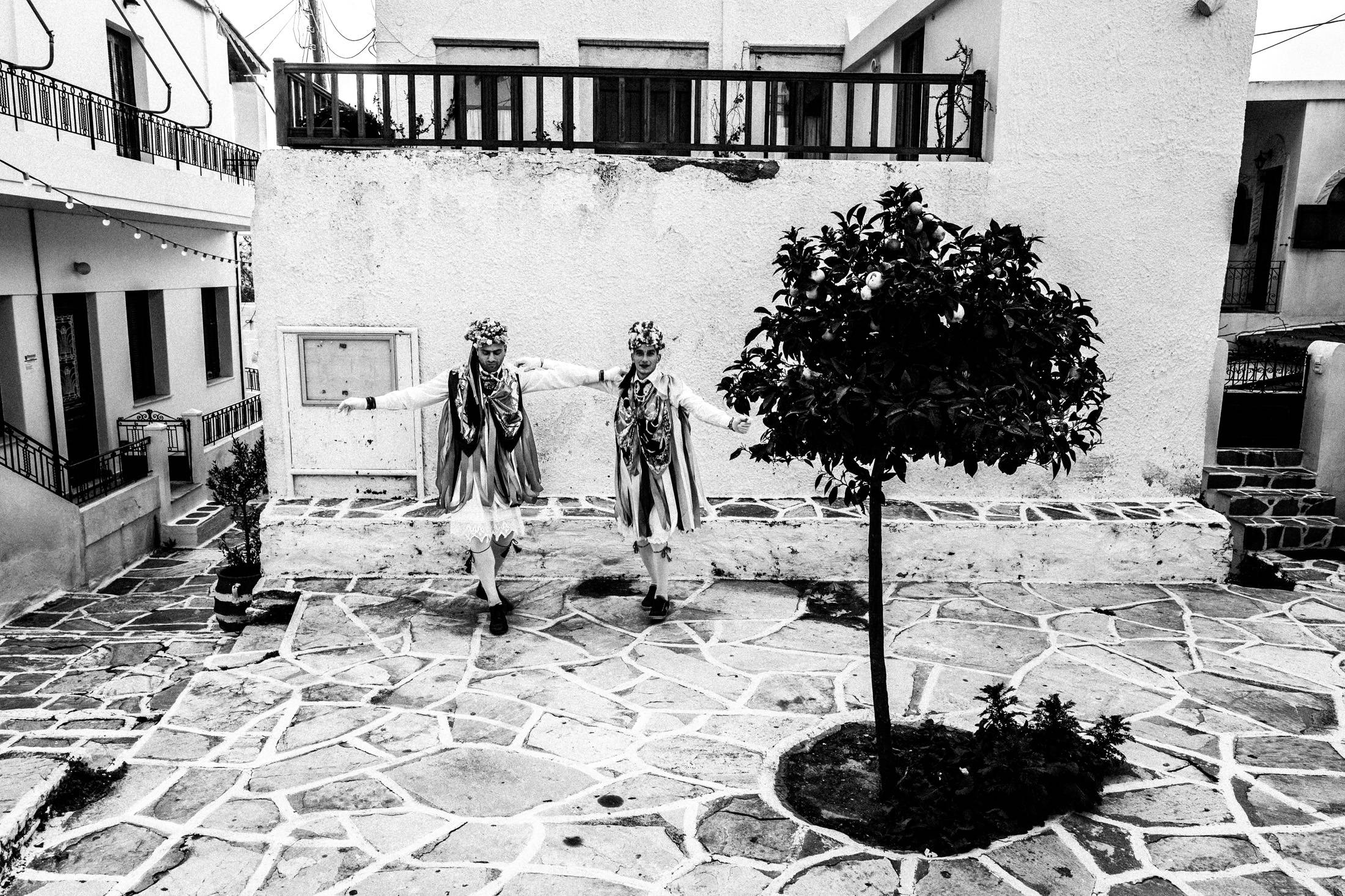 Καρναβάλι στο Νησί της Νάξου: Κουδουνάτοι, Κορδελάτοι και άλλες Περιπέτειες του Γιώργου Τατάκη