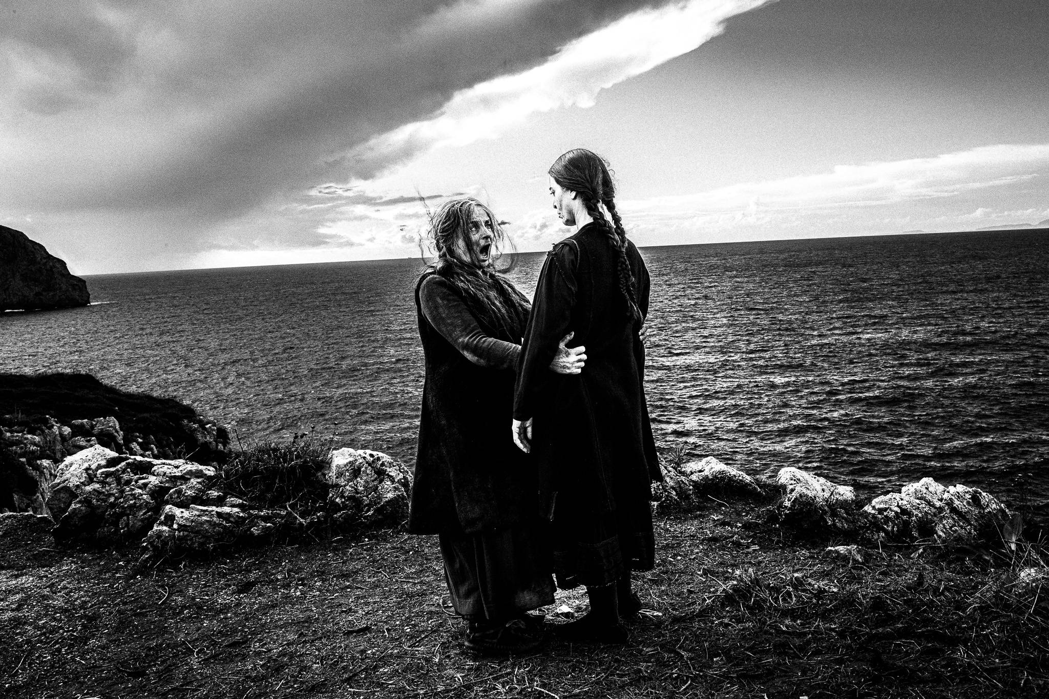 Last scene of Fonissa. Black and white photography by George Tatakis during the filming of 'Φόνισσα'(Fonissa).