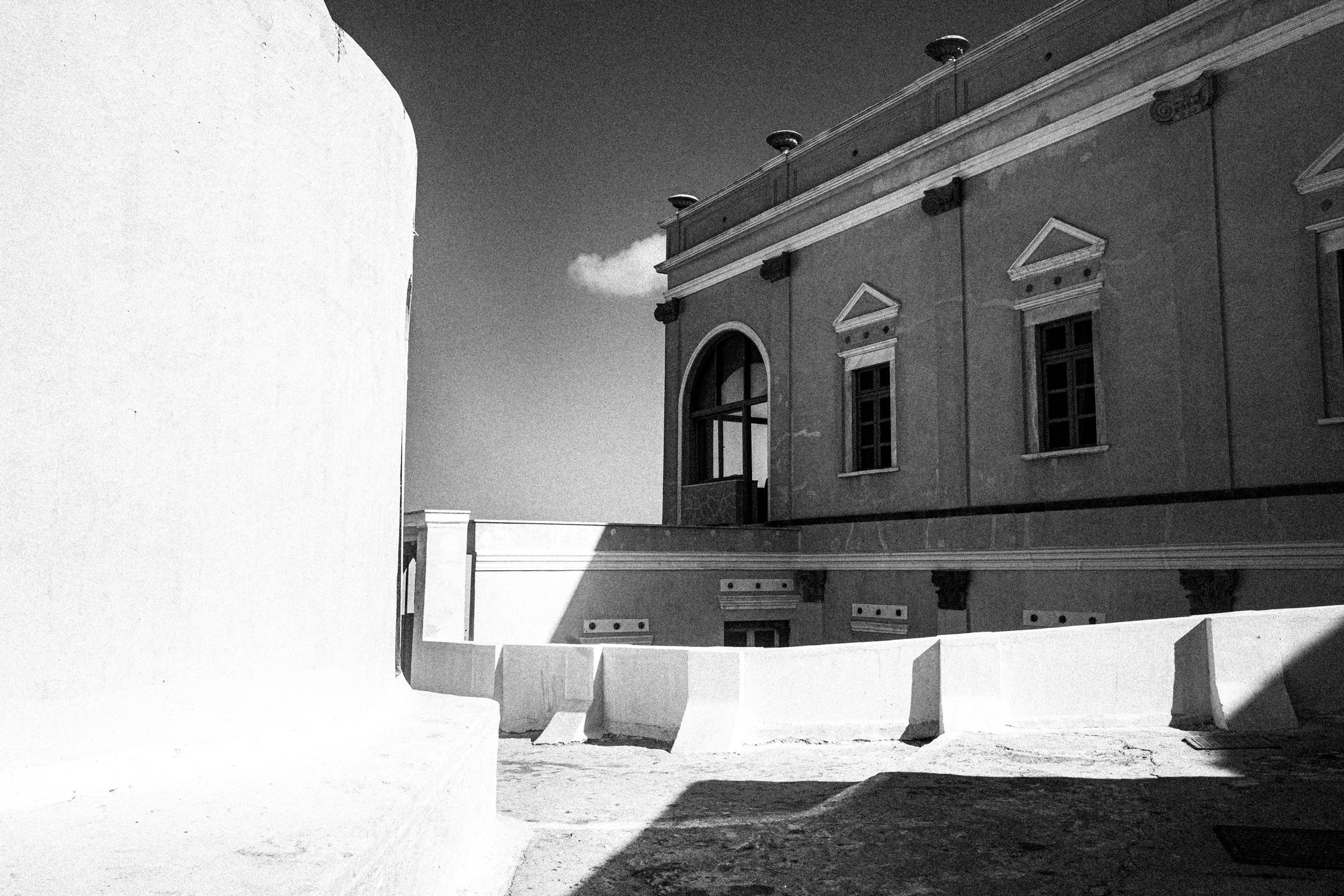 Chorōs on Santorini. Black and white photographic project from Greece, by awarded photographer George Tatakis