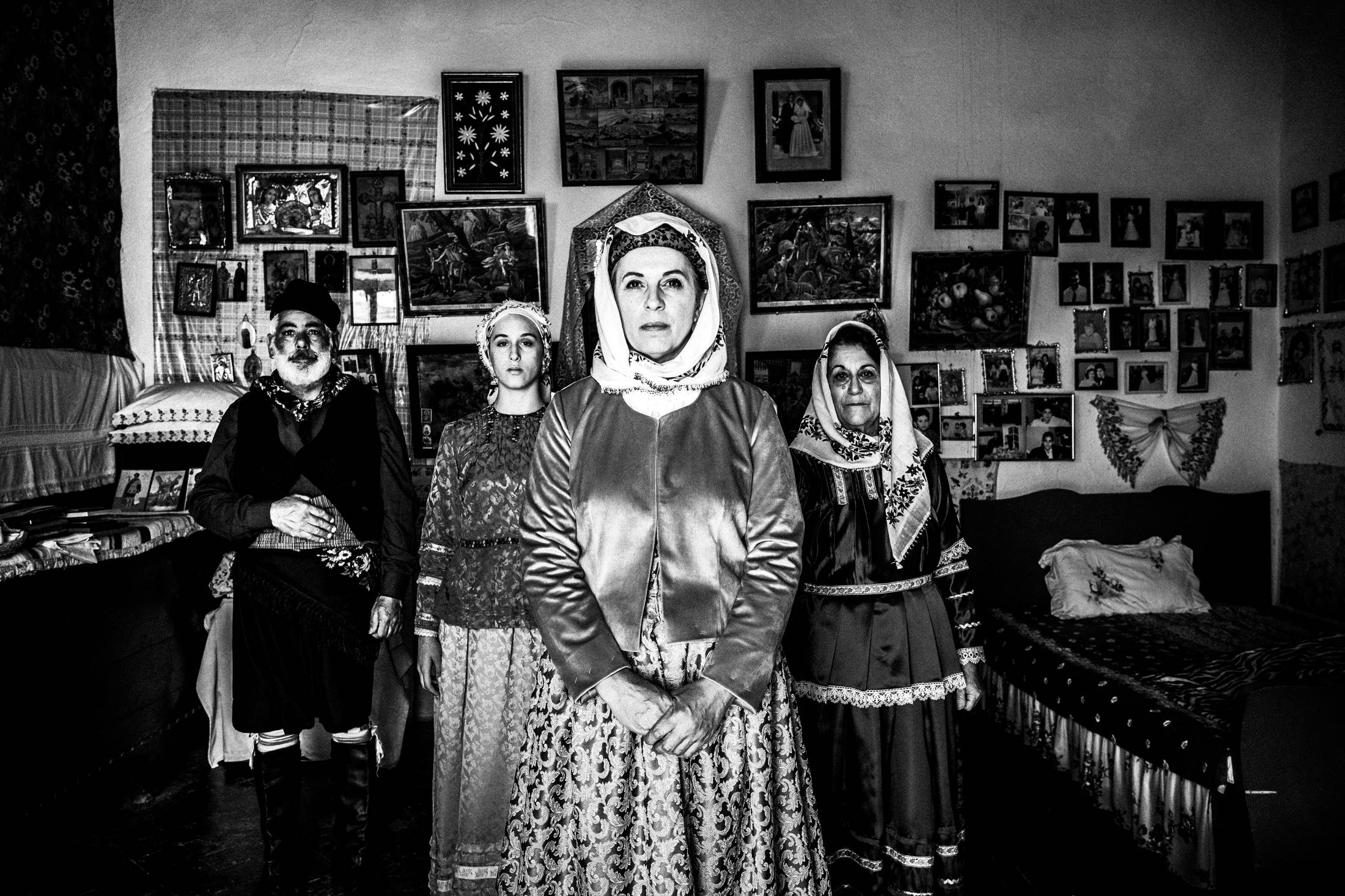 Οι Τοπικές Ενδυμασίες της Ρόδου - Δωδεκάνησα