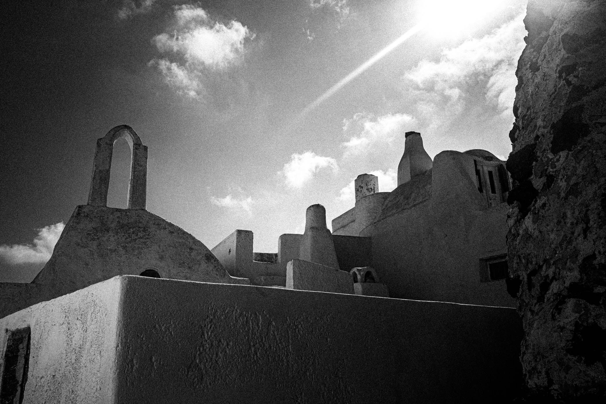 Chorōs on Santorini. Black and white photographic project from Greece, by awarded photographer George Tatakis