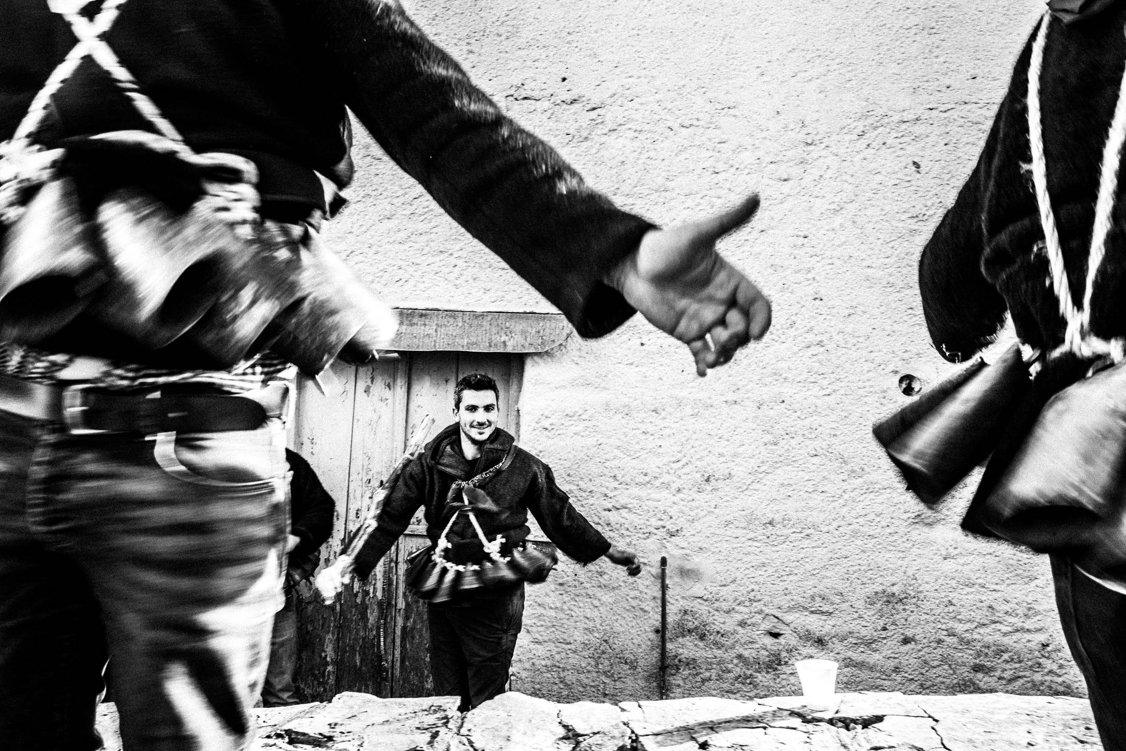 Καρναβάλι στο Νησί της Νάξου: Κουδουνάτοι, Κορδελάτοι και άλλες Περιπέτειες του Γιώργου Τατάκη