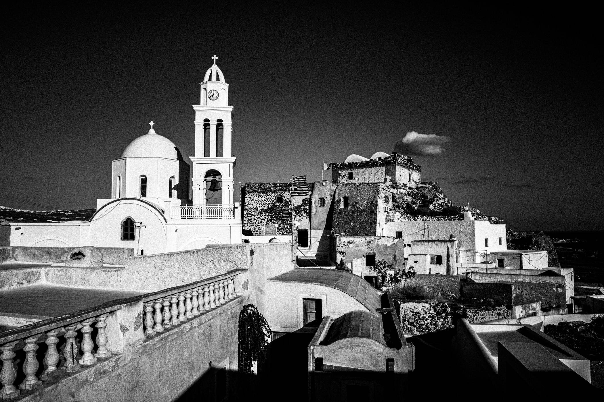 Chorōs on Santorini. Black and white photographic project from Greece, by awarded photographer George Tatakis