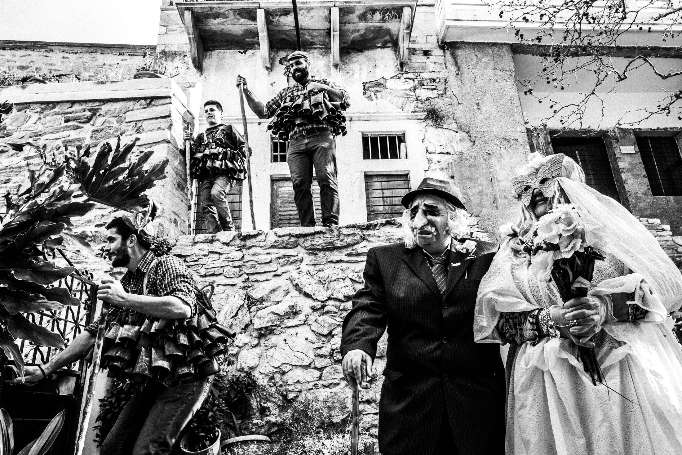 Καρναβάλι στο Νησί της Νάξου: Κουδουνάτοι, Κορδελάτοι και άλλες Περιπέτειες του Γιώργου Τατάκη
