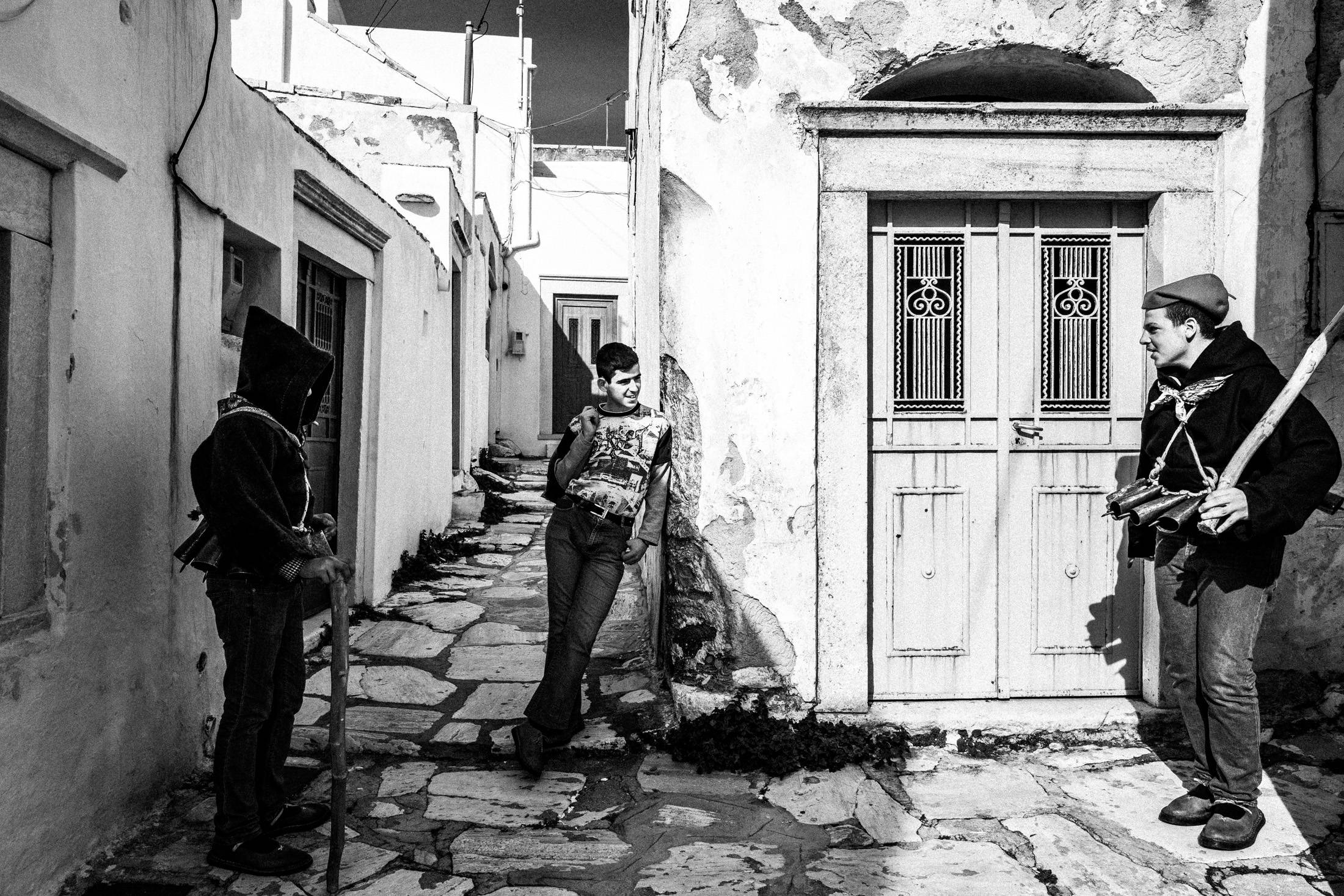 Καρναβάλι στο Νησί της Νάξου: Κουδουνάτοι, Κορδελάτοι και άλλες Περιπέτειες του Γιώργου Τατάκη