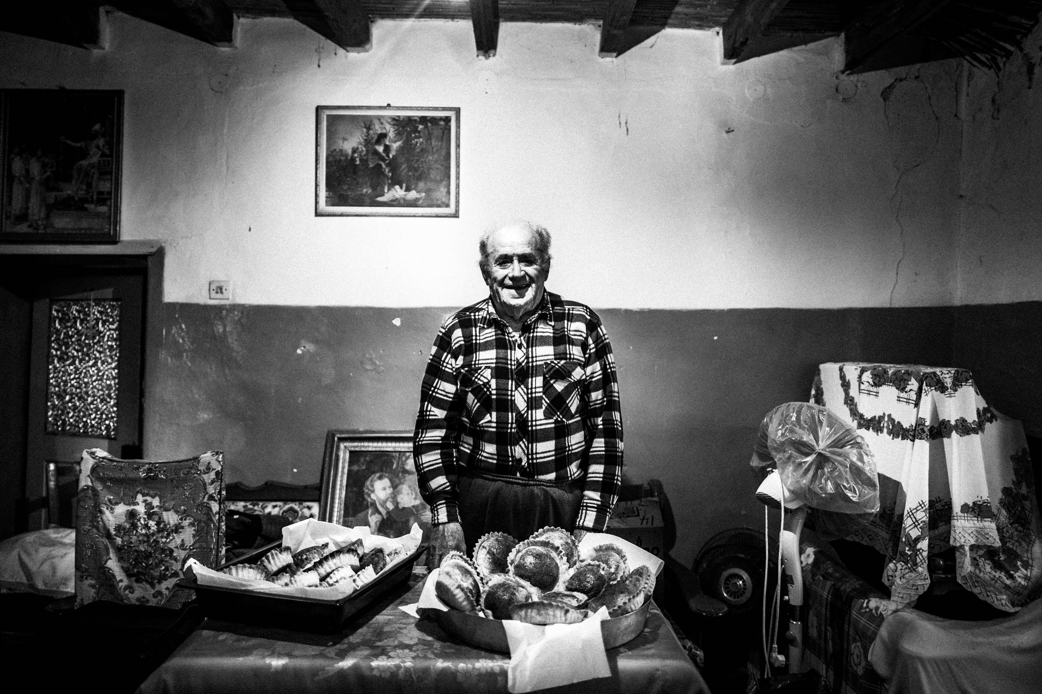 Preparing traditional pies in Patmos, by photographer George Tatakis