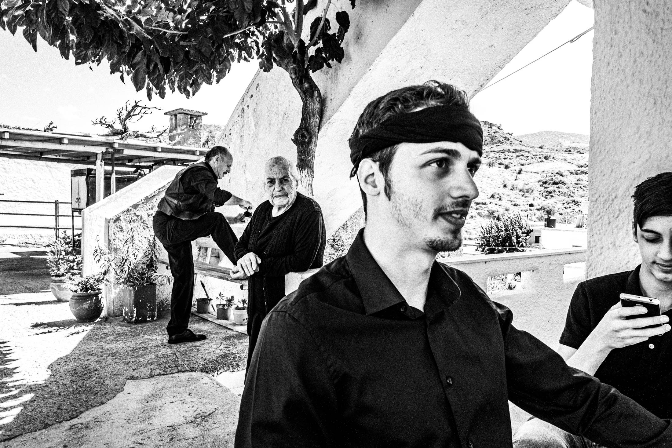 The family before the wedding, Anogia, Rethymnon, Crete, by photographer George Tatakis