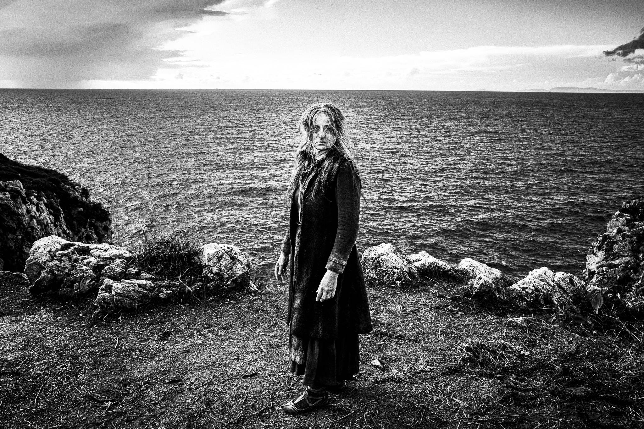 Fonissa Karyofillia Karabetis. Black and white photography by George Tatakis during the filming of 'Φόνισσα'(Fonissa).