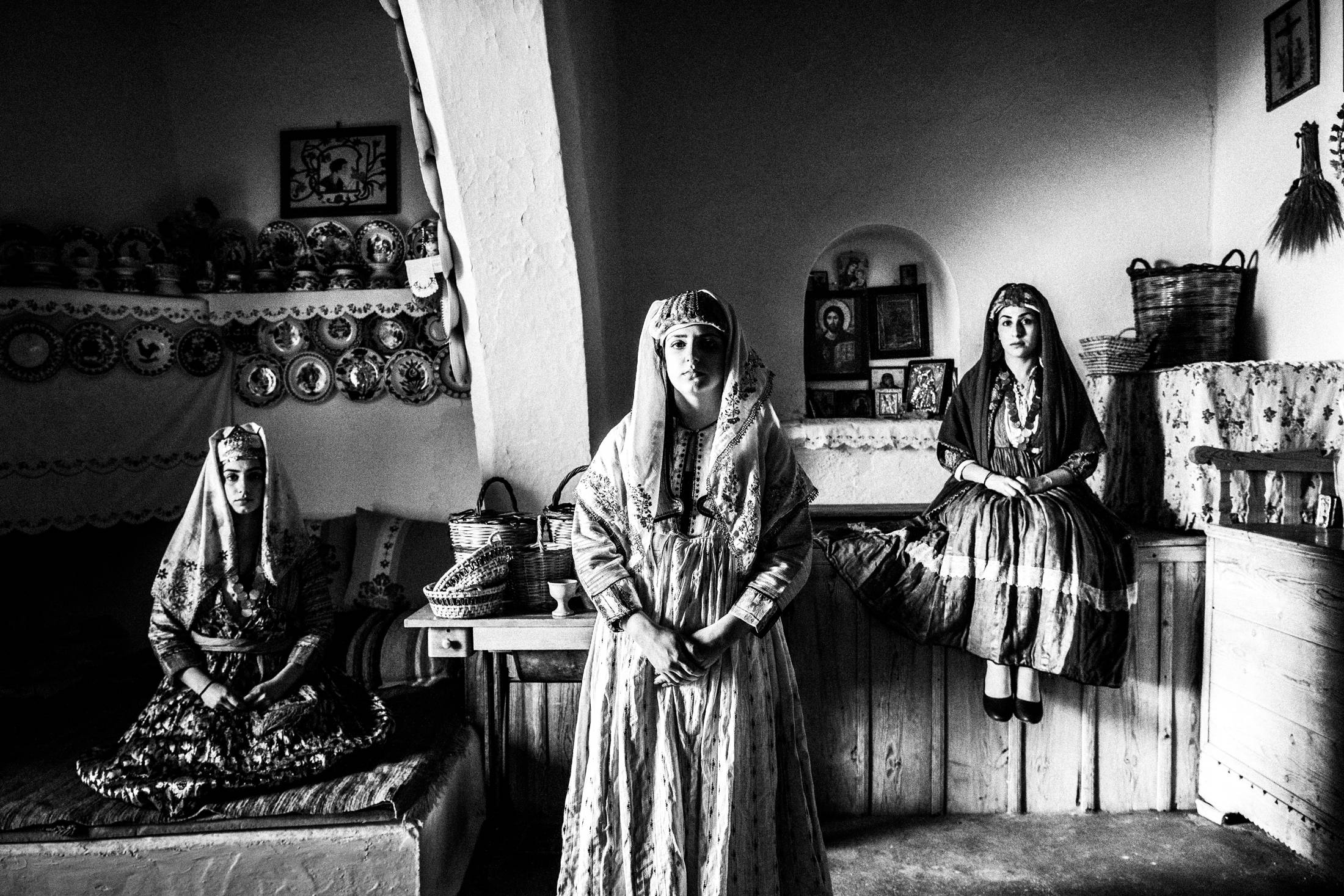Οι Τοπικές Ενδυμασίες της Ρόδου - Δωδεκάνησα