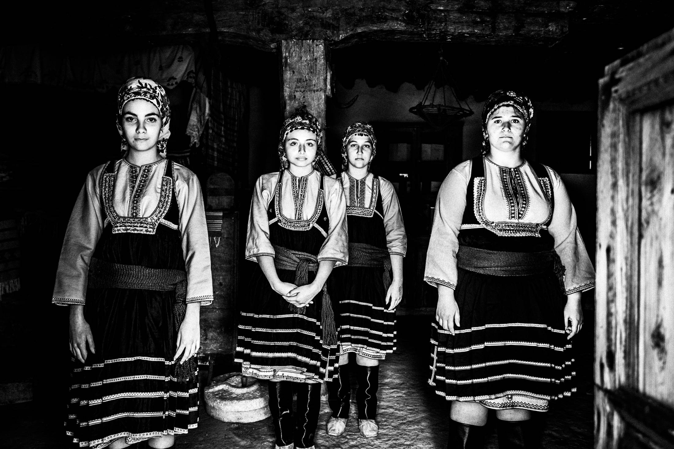 Οι Τοπικές Ενδυμασίες της Ρόδου - Δωδεκάνησα