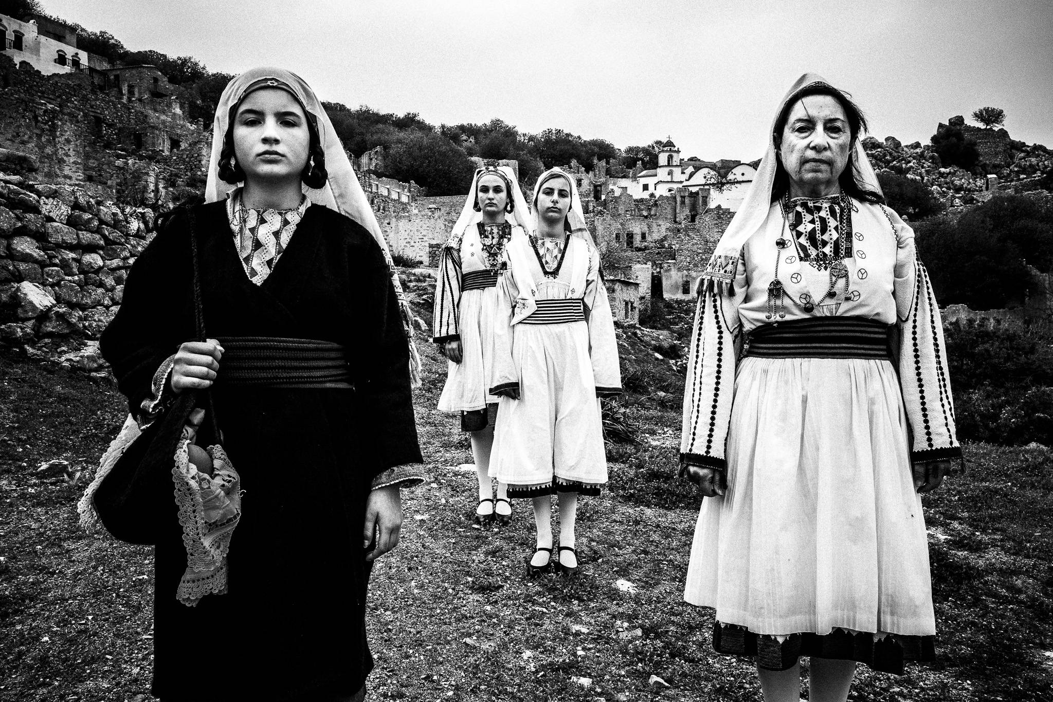 Around the abandoned settlement of Mikró Chorió, by photographer George Tatakis