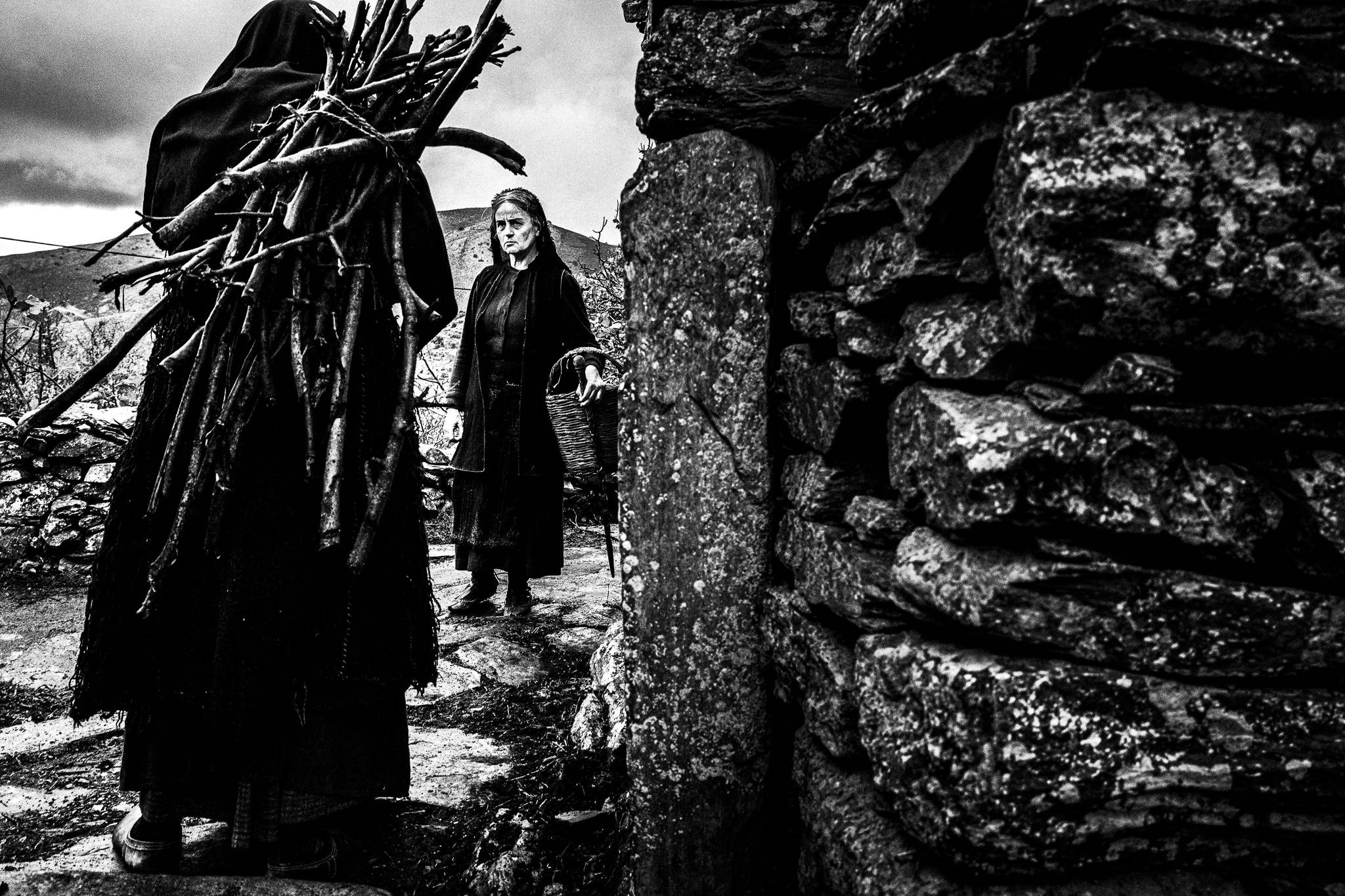 A warning to Fonissa by a local friend. Black and white photography by George Tatakis during the filming of 'Φόνισσα'(Fonissa).