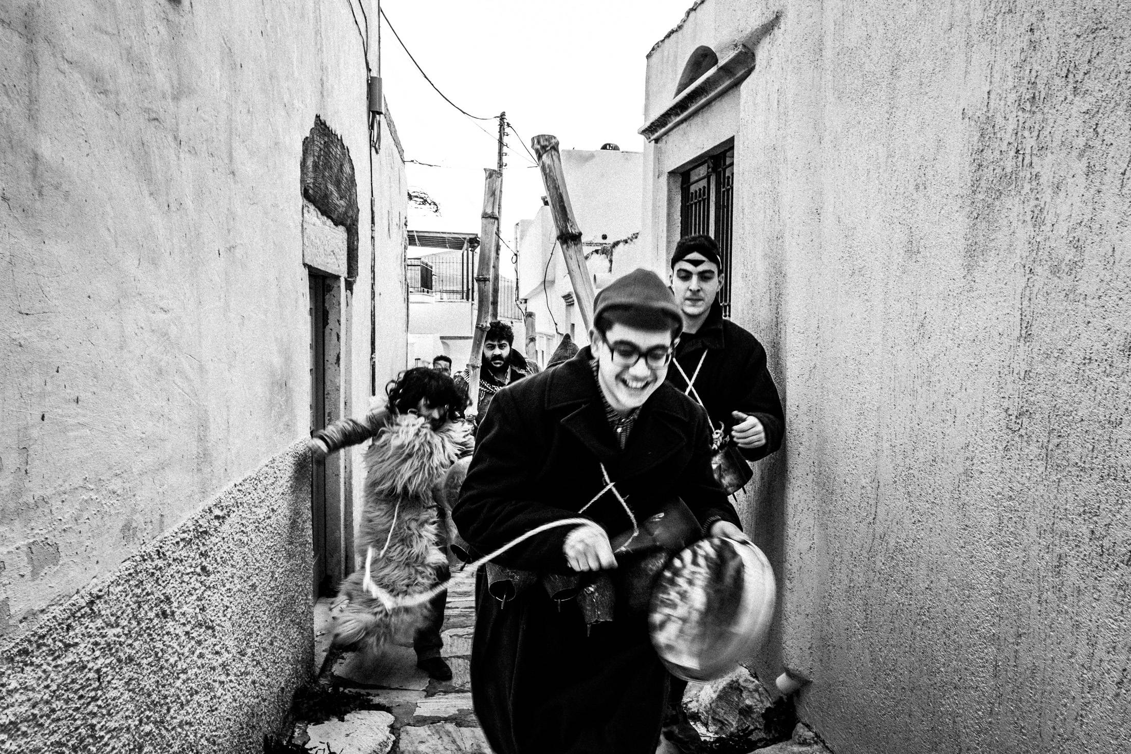 Καρναβάλι στο Νησί της Νάξου: Κουδουνάτοι, Κορδελάτοι και άλλες Περιπέτειες του Γιώργου Τατάκη