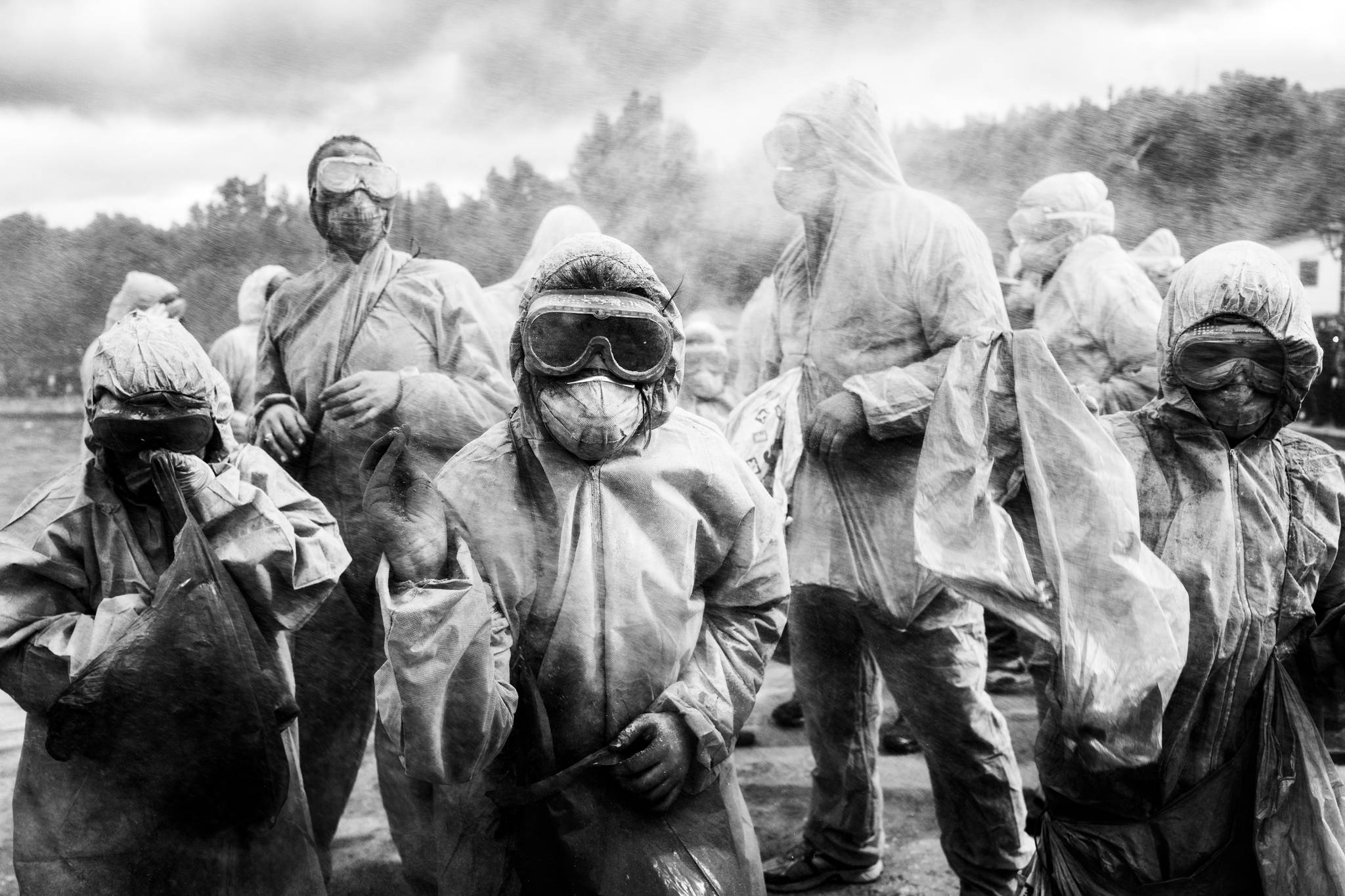 A team of participants at the flour wars of Galaxidi, aka Alevromountzouromata
