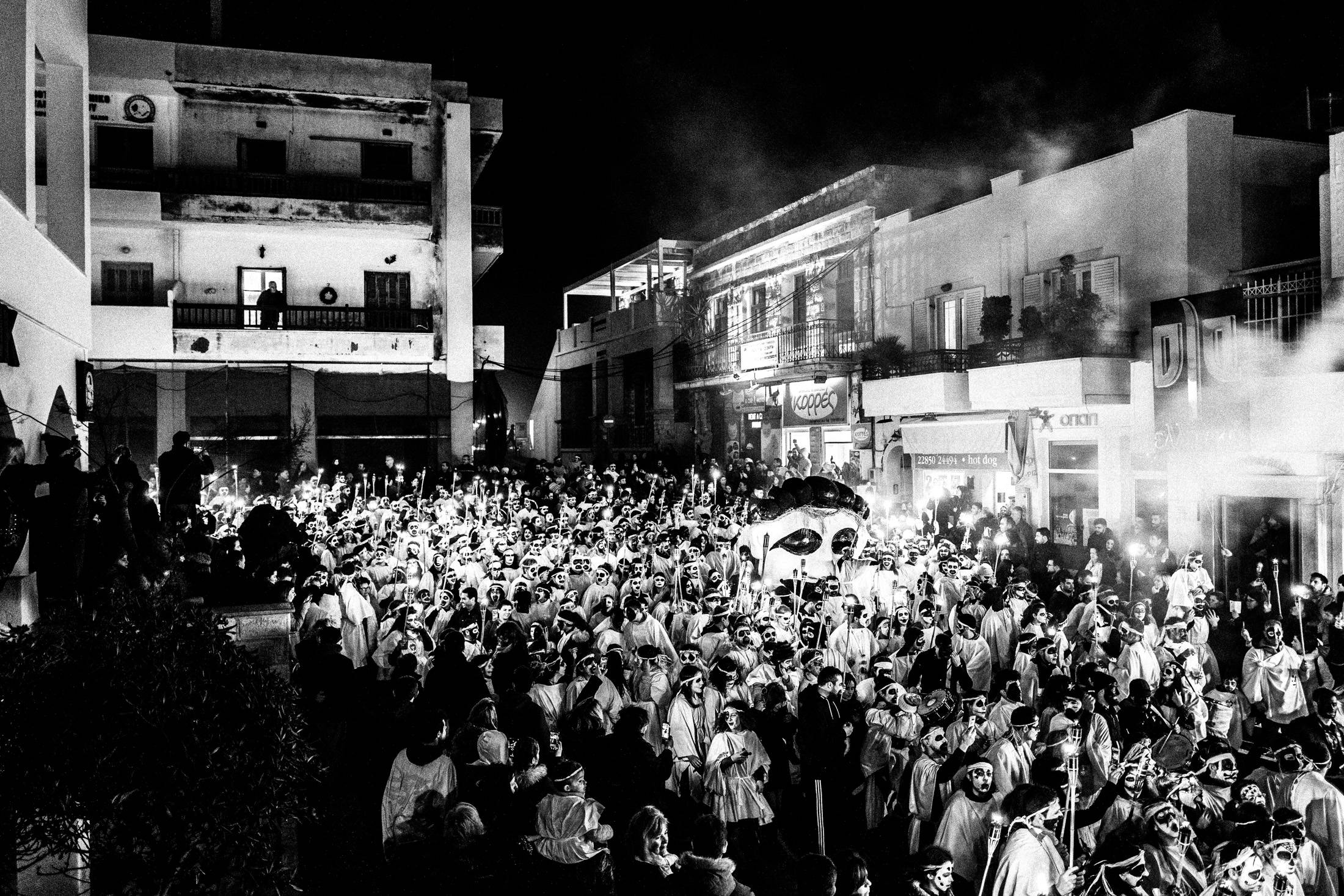 Καρναβάλι στο Νησί της Νάξου: Κουδουνάτοι, Κορδελάτοι και άλλες Περιπέτειες του Γιώργου Τατάκη