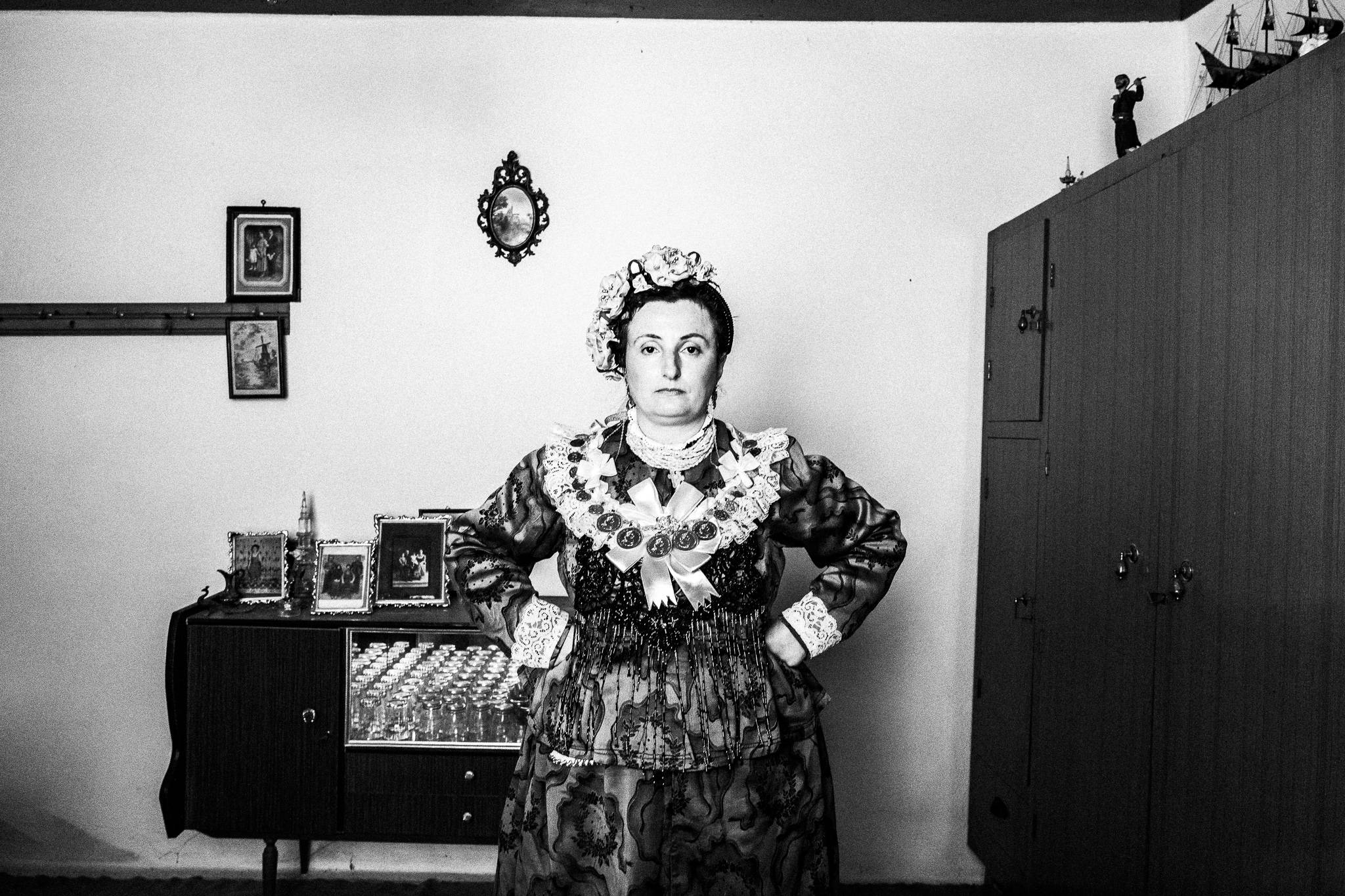 Inside a traditional house of Nea Vyssa, by photographer George Tatakis